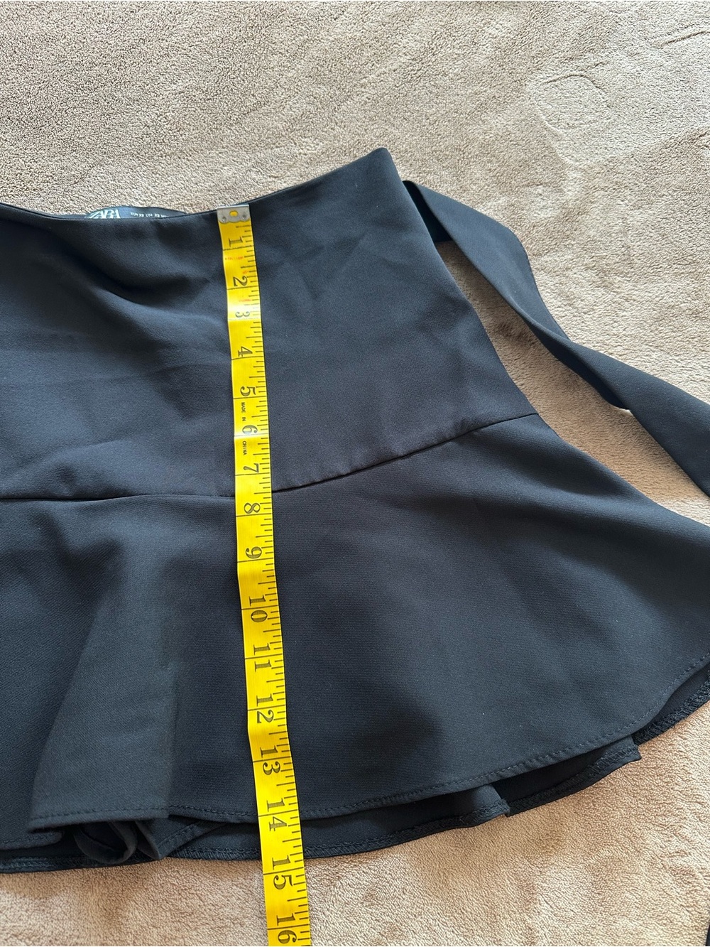 Black Zara skort, size extra small; it has a left-side closure and ties. - Picture 9 of 9